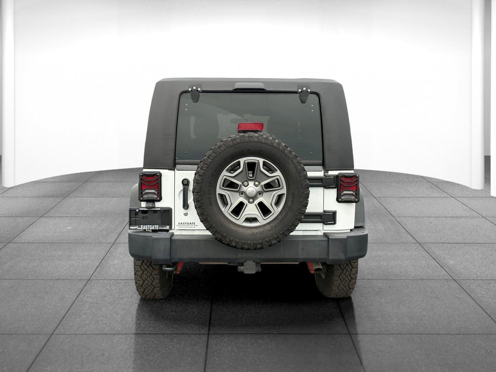 Used 2018 Jeep Wrangler Unlimited Rubicon w/ Connectivity Group image 6