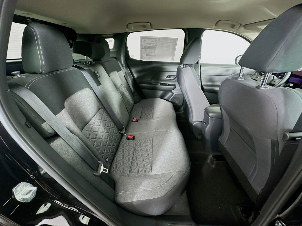 New 2026 Nissan Kicks SV w/ Charging Package FWD image 33