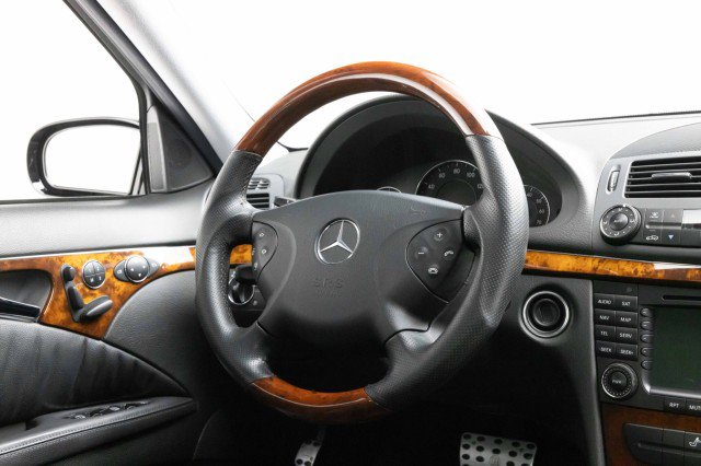 Used 2005 Mercedes-Benz E 500 Sedan image 10