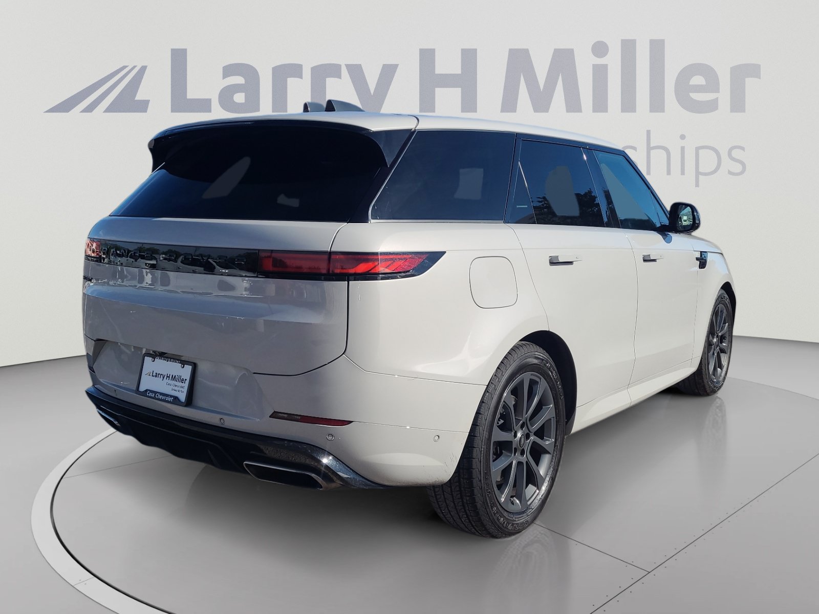 Used 2024 Land Rover Range Rover Sport Dynamic SE AWD/4WD image 5
