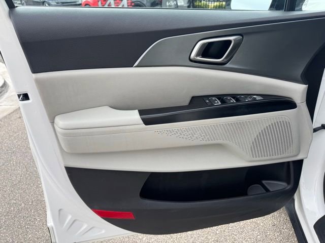 Used 2024 Kia Carnival LX FWD image 14