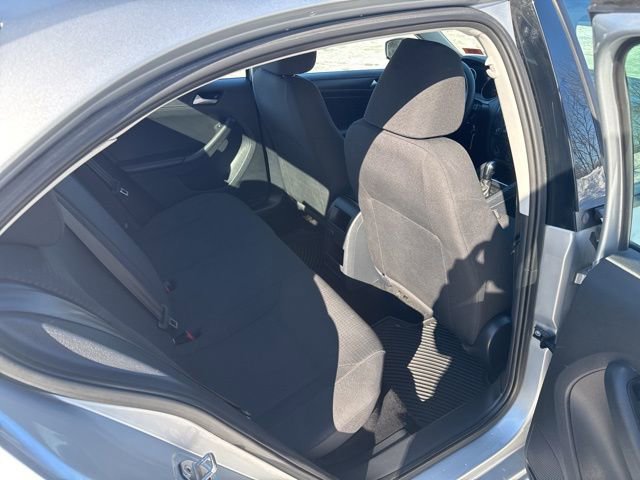 Used 2016 Volkswagen Jetta S image 16
