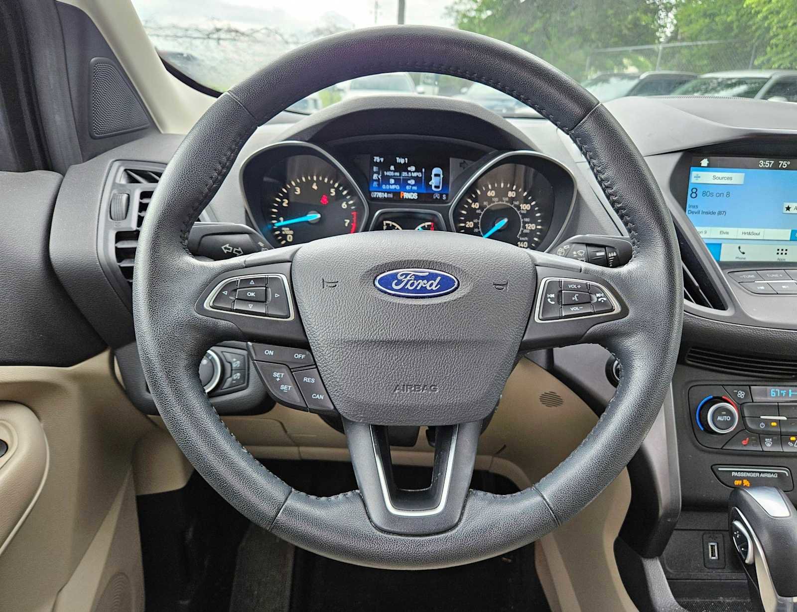 Used 2019 Ford Escape SEL image 11
