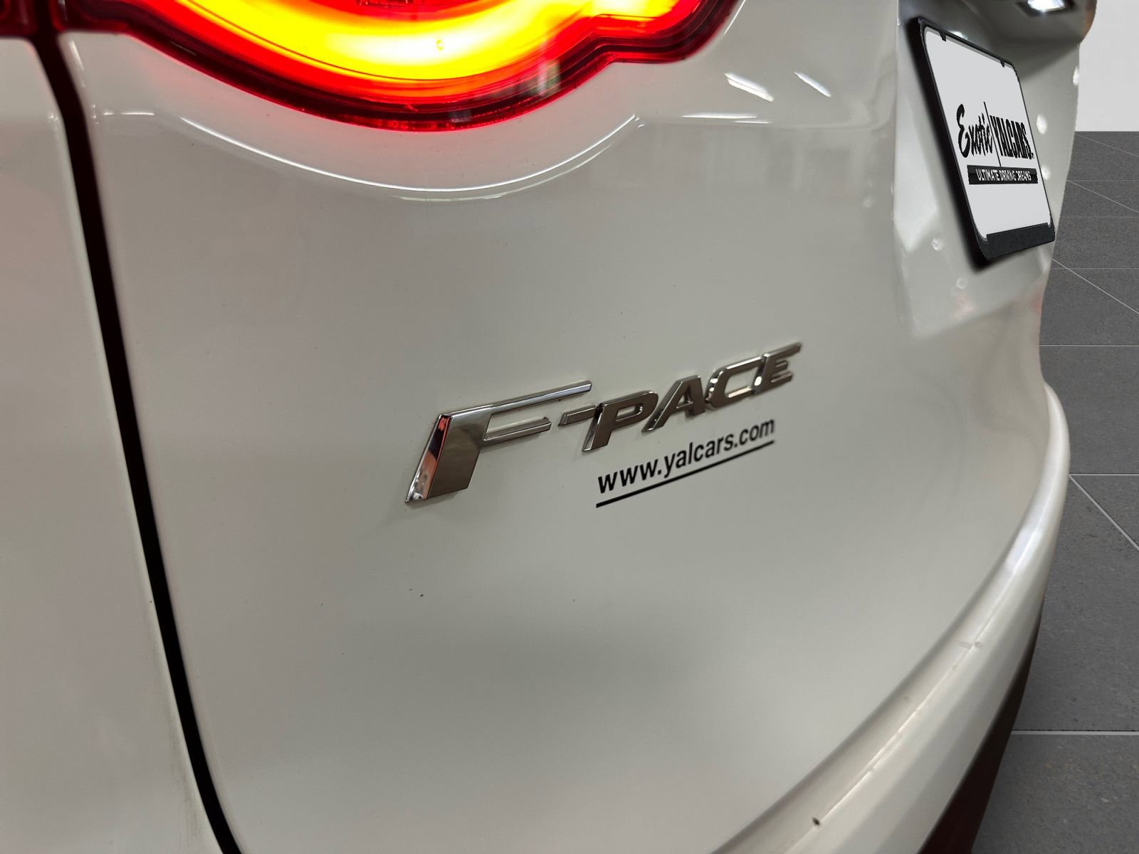 Used 2018 Jaguar F-PACE Premium AWD/4WD image 41