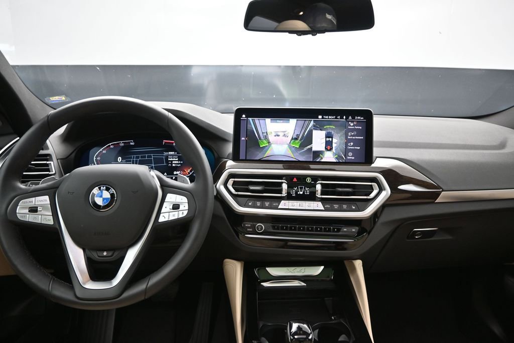 Certified 2025 BMW X4 xDrive30i w/ Premium Package AWD/4WD image 19