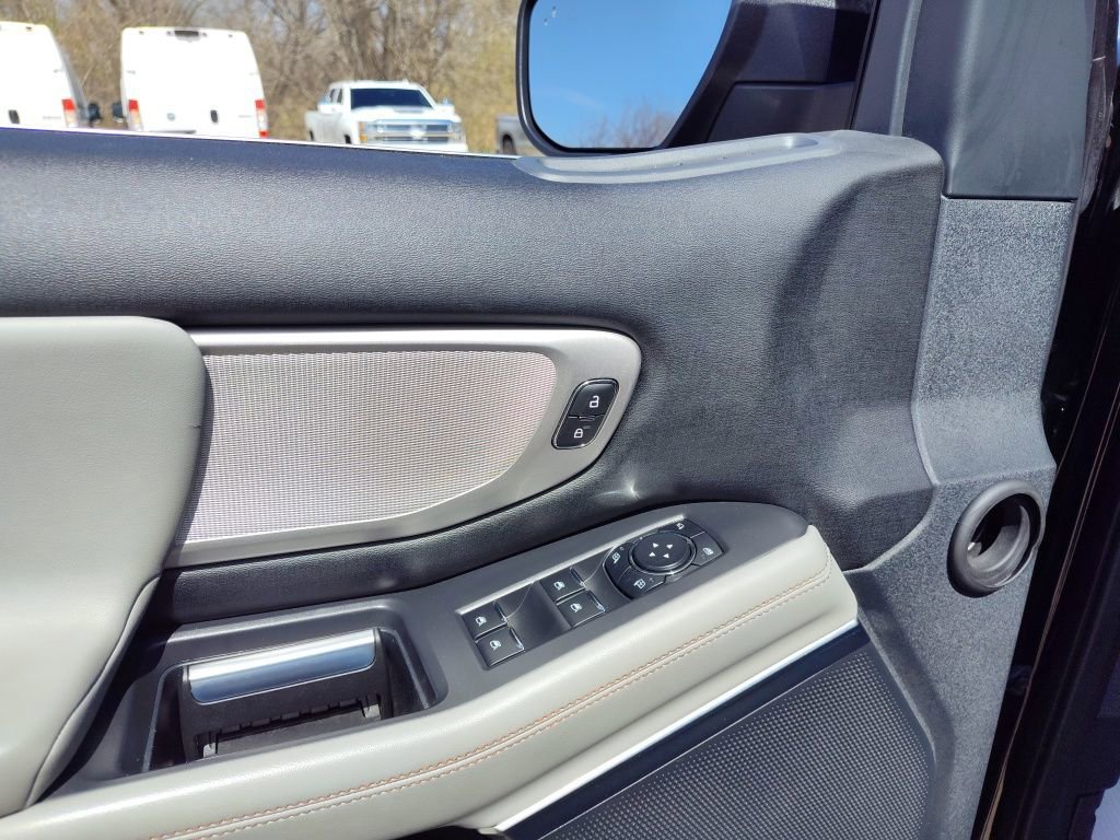 Used 2025 Ford Expedition Active image 19