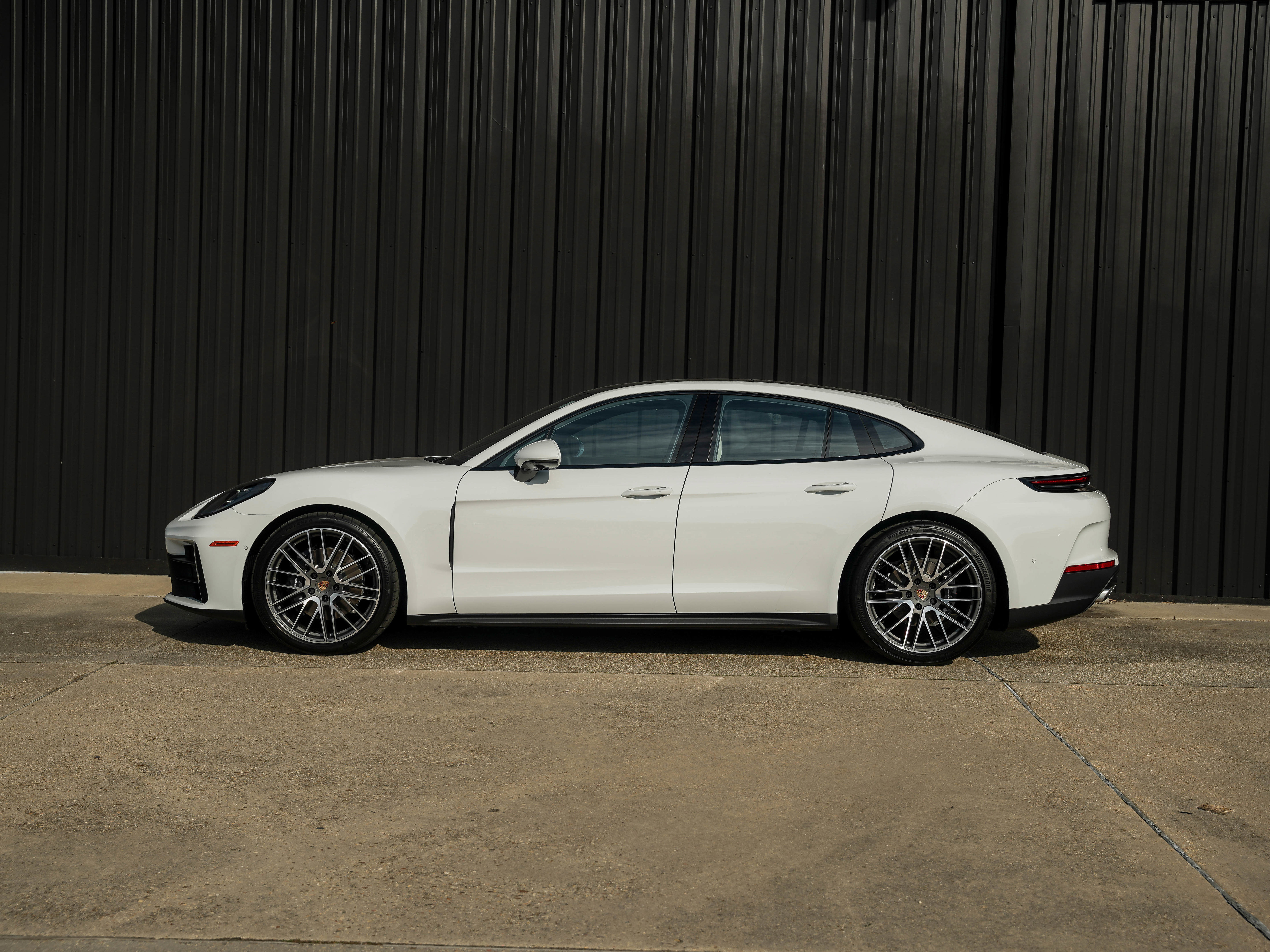 New 2026 Porsche Panamera image 2