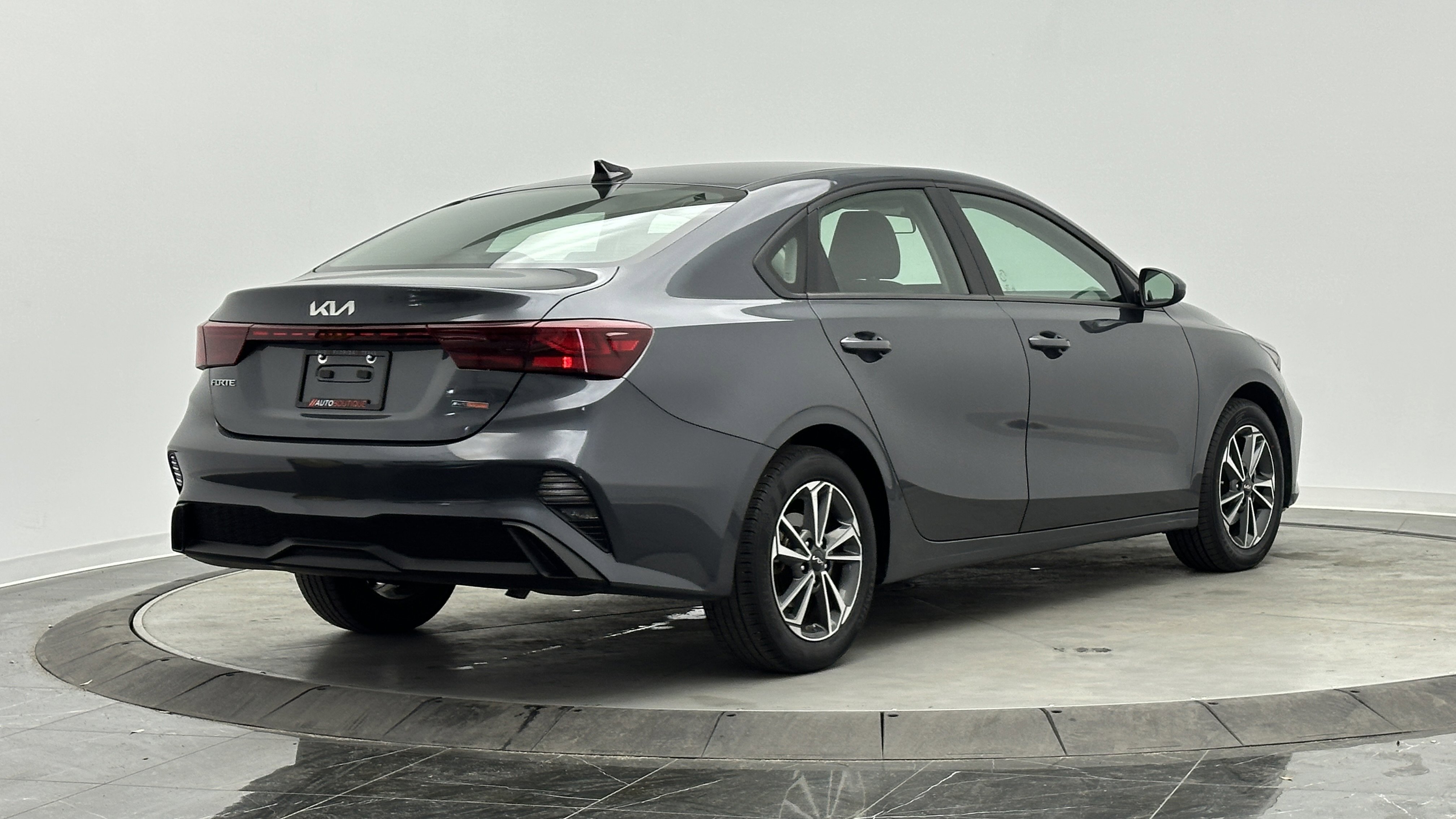 Used 2024 Kia Forte LXS image 7