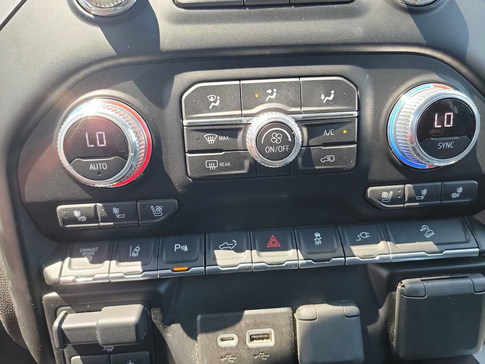 Used 2023 GMC Sierra 2500 Denali AWD/4WD image 18