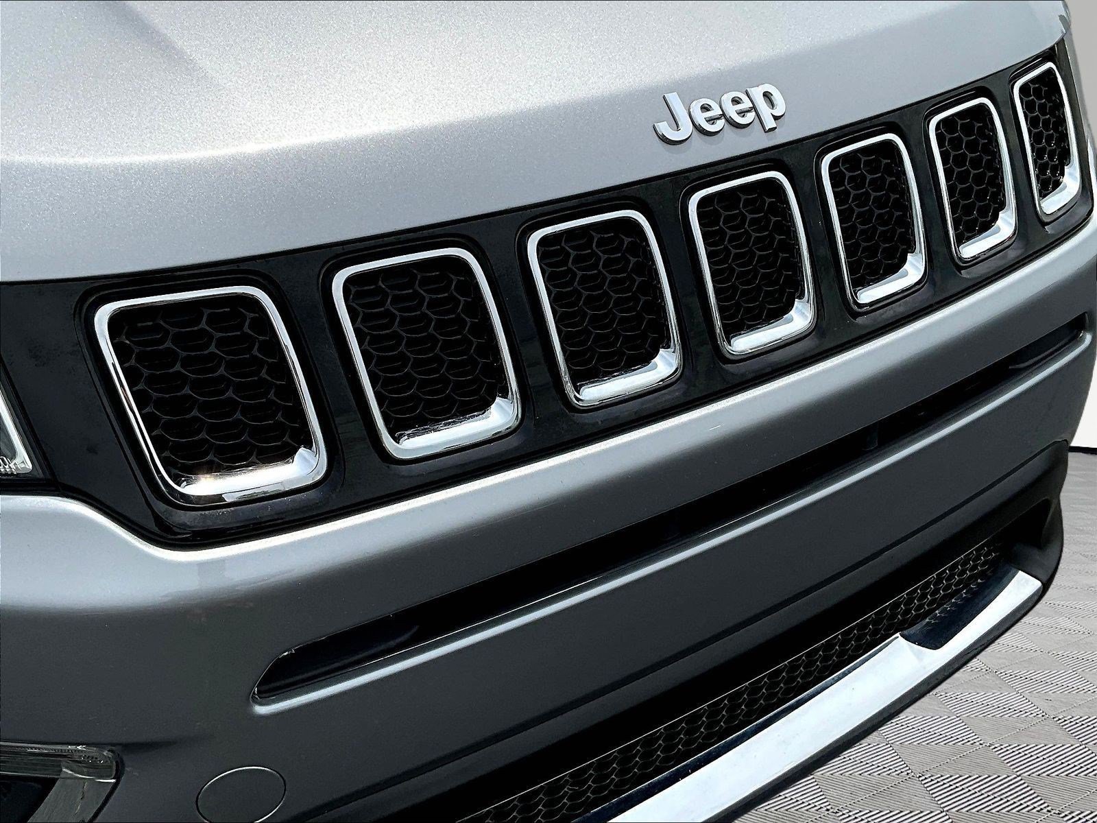 Used 2019 Jeep Compass Limited AWD/4WD image 33