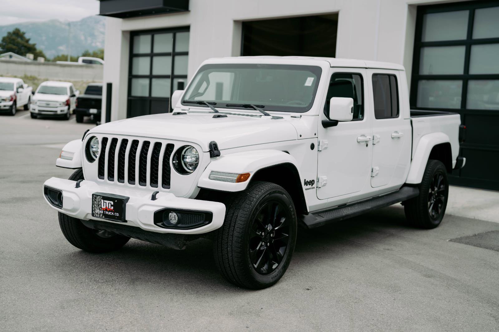 Used 2021 Jeep Gladiator Overland image 3