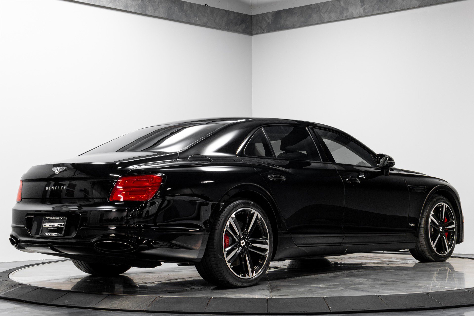 Used 2021 Bentley Flying Spur W12 image 15