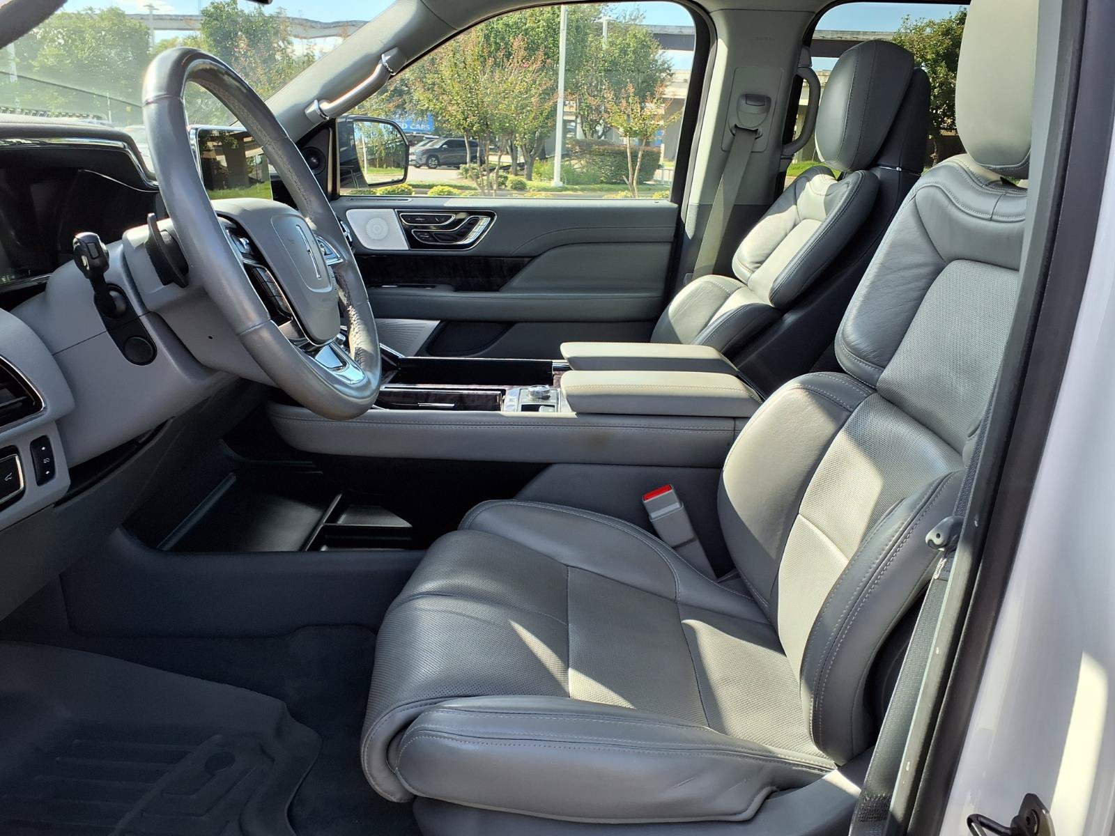 Used 2021 Lincoln Navigator L Reserve w/ Luxury Package AWD/4WD image 14