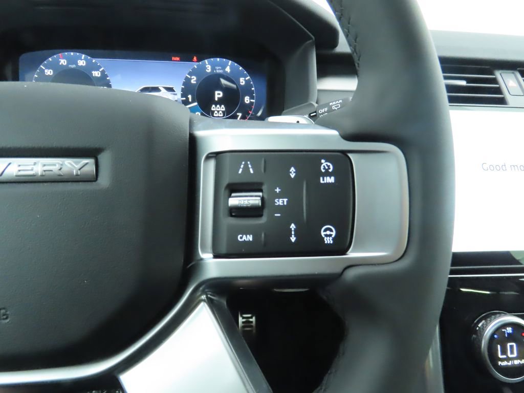 Used 2024 Land Rover Discovery Dynamic SE image 12