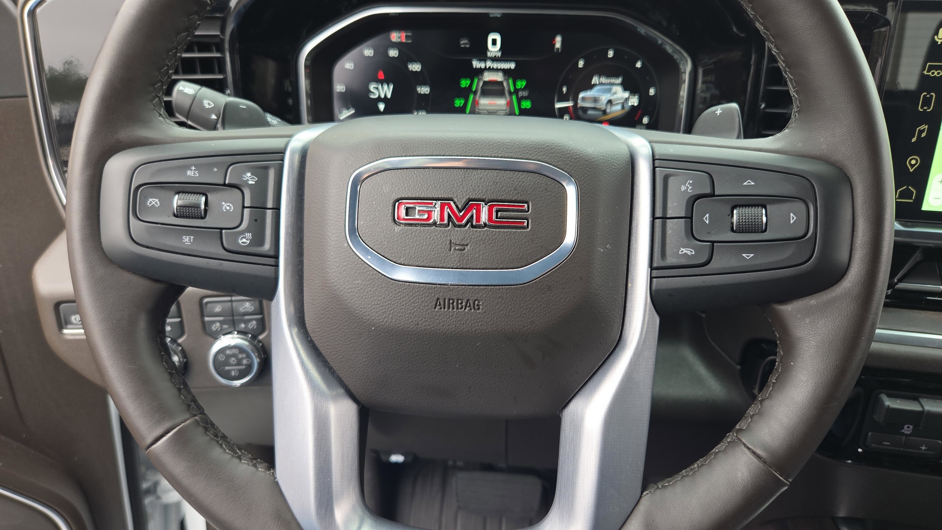 Used 2026 GMC Sierra 1500 SLT w/ SLT Premium Plus Package AWD/4WD image 30