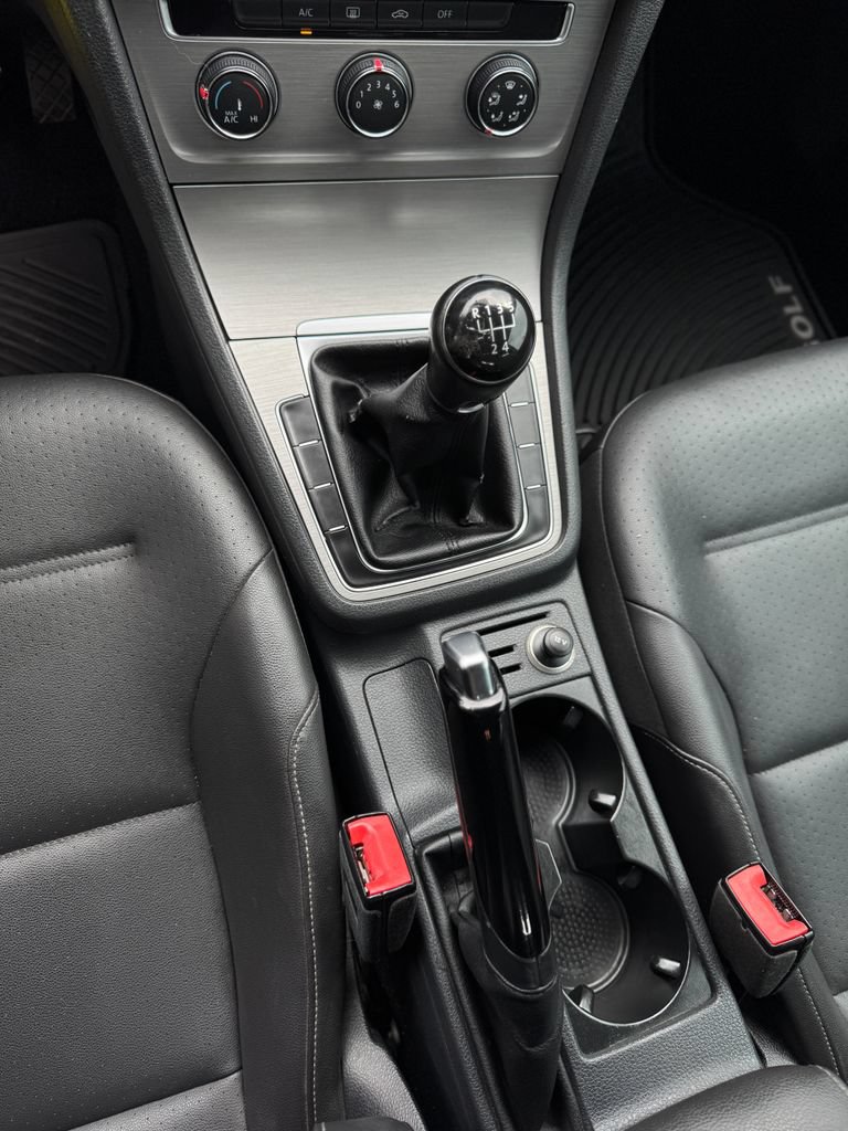 Used 2015 Volkswagen Golf S FWD image 19