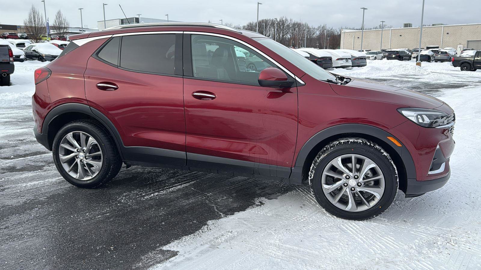 Used 2022 Buick Encore GX Essence w/ Experience Buick Package image 3