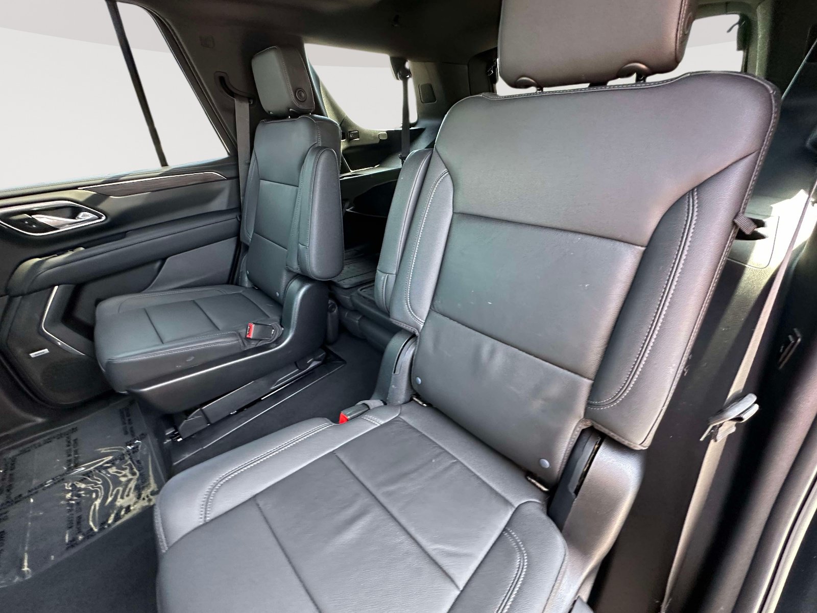 Used 2023 Chevrolet Tahoe Z71 w/ Luxury Package AWD/4WD image 31