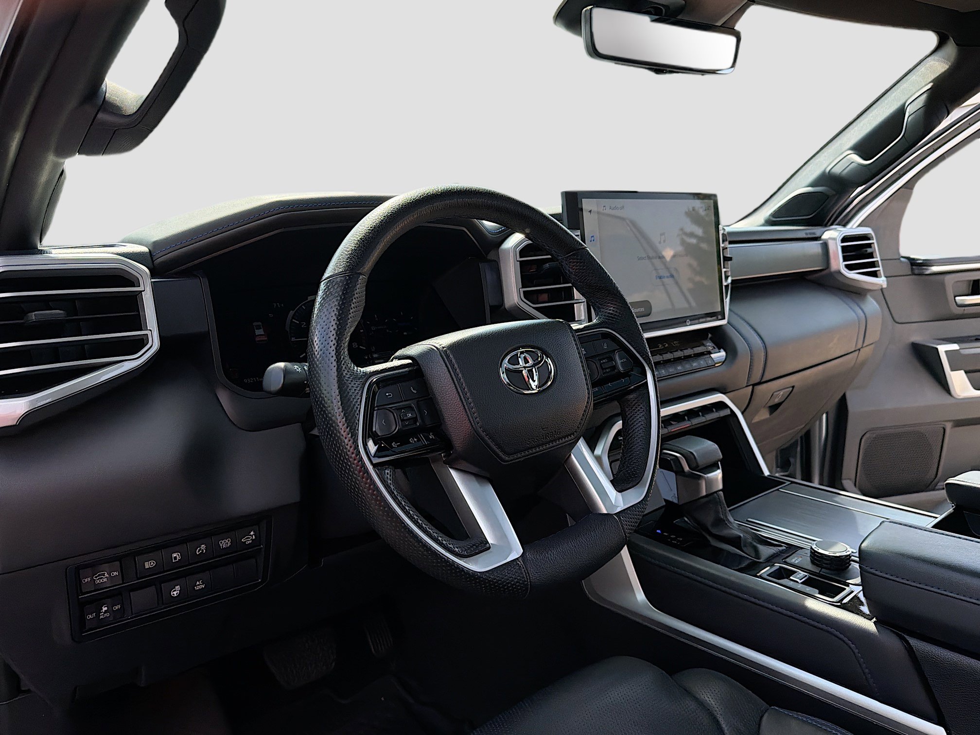 Used 2023 Toyota Sequoia Platinum AWD/4WD image 4