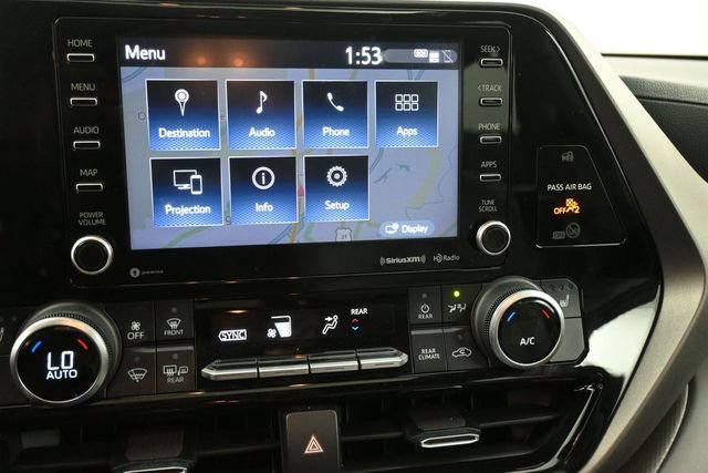 Used 2022 Toyota Highlander XLE AWD/4WD image 11