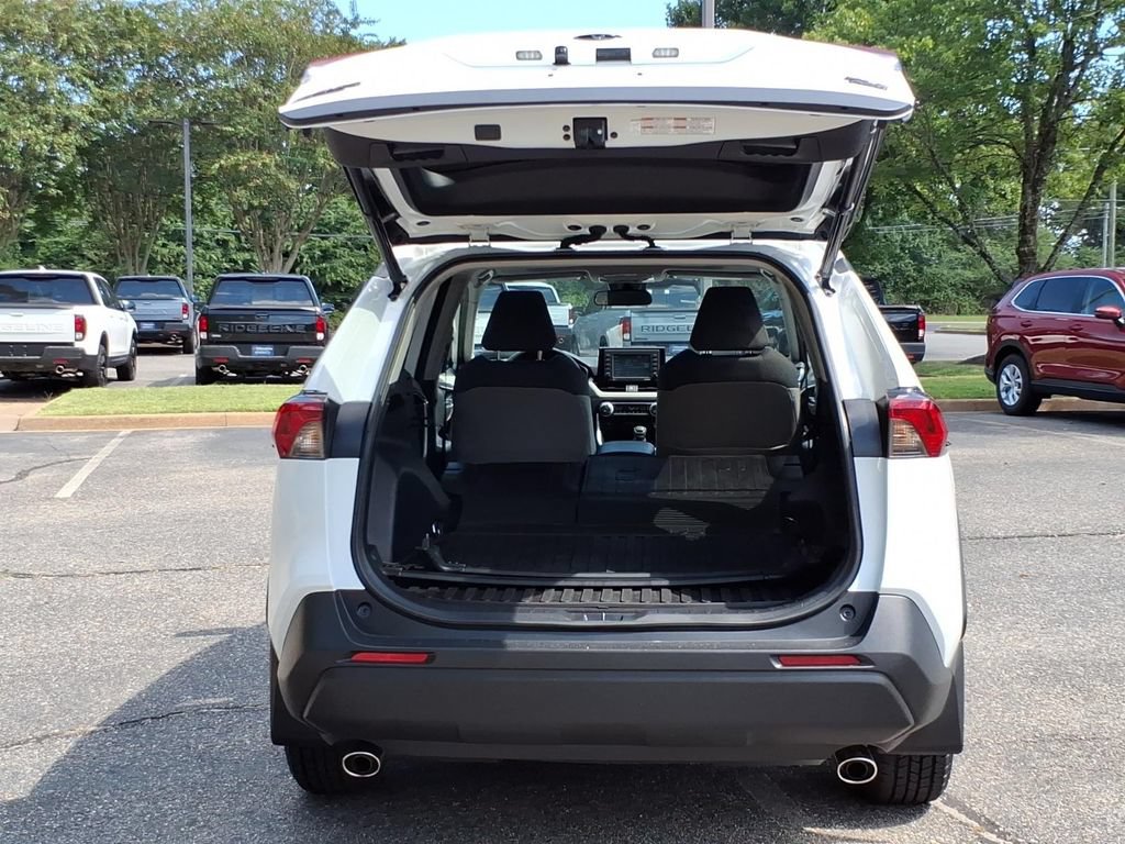 Used 2021 Toyota RAV4 XLE w/ Convenience Package AWD/4WD image 21