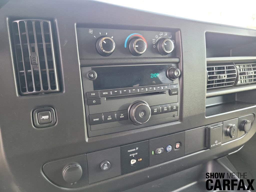 Used 2020 Chevrolet Express 3500 LS RWD image 25