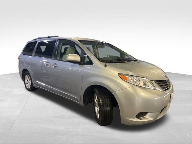 Used 2014 Toyota Sienna LE image 8