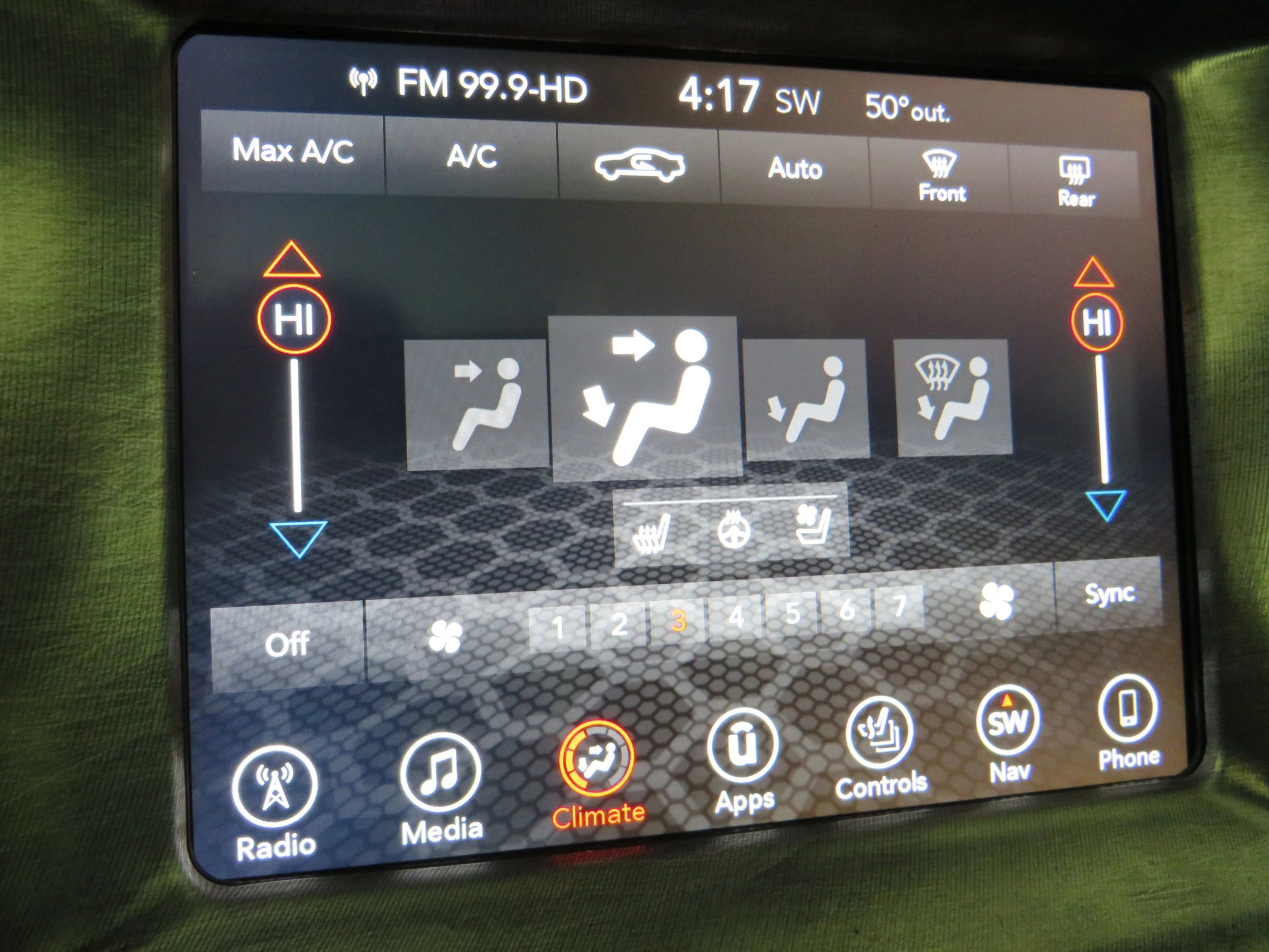 Used 2017 Dodge Charger R/T image 19