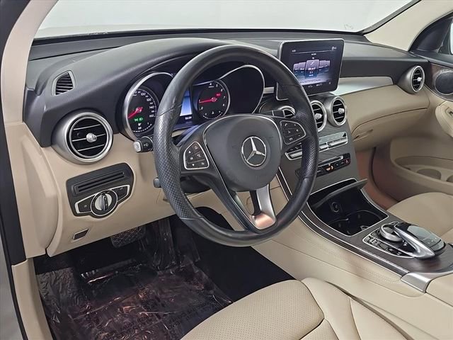 Used 2019 Mercedes-Benz GLC 300 4MATIC image 4