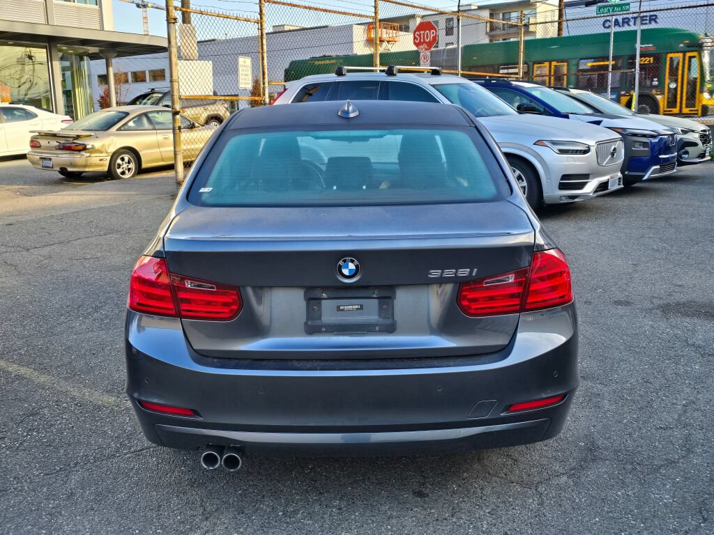 Used 2014 BMW 328i Sedan RWD image 5