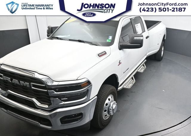 Used 2025 RAM 3500 Big Horn AWD/4WD image 1