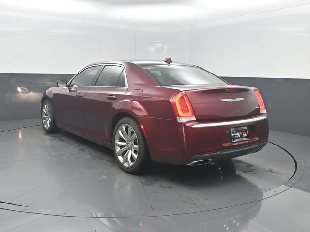 Used 2019 Chrysler 300 Touring w/ Chrome Appearance Package RWD image 28