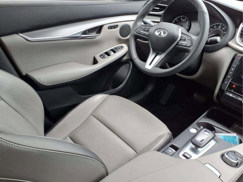 Used 2024 INFINITI QX50 Luxe FWD image 9