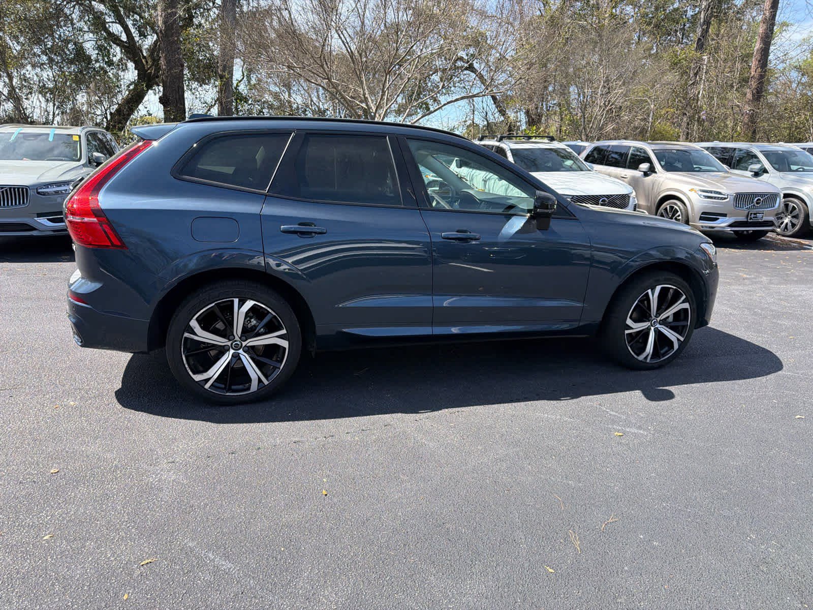 Used 2023 Volvo XC60 B5 Ultimate w/ Climate Package image 17