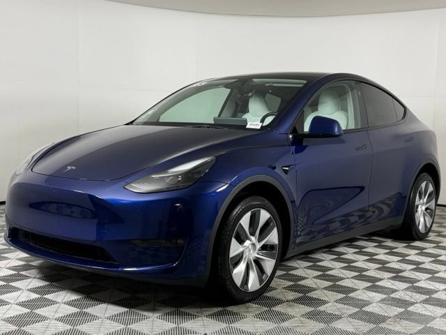 Used 2023 Tesla Model Y Long Range AWD/4WD image 2