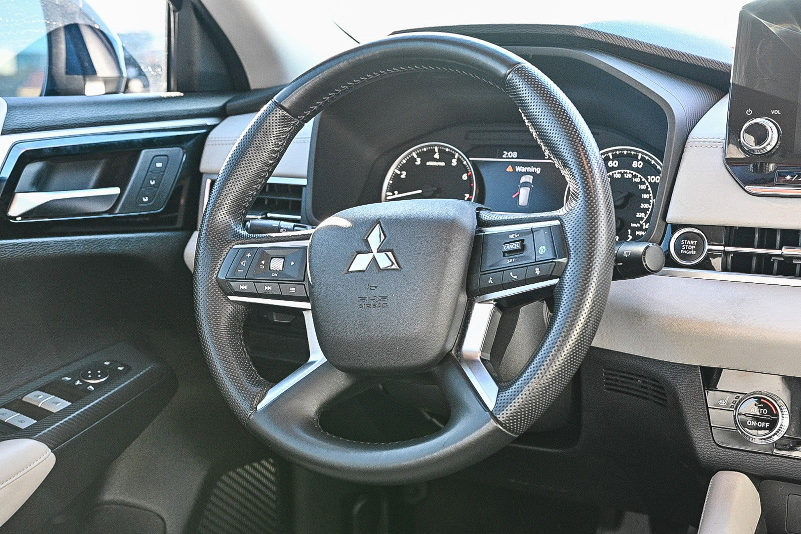 Used 2022 Mitsubishi Outlander SEL image 16