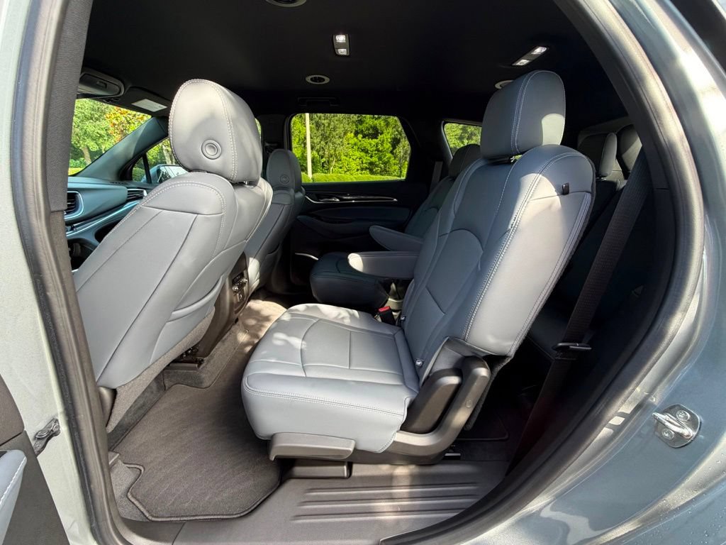 Used 2023 Buick Enclave Essence FWD image 21