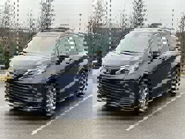 Used 2022 Toyota Sienna LE