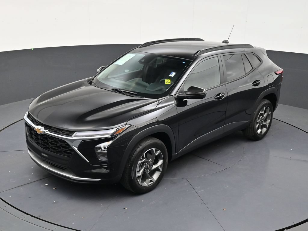Used 2024 Chevrolet Trax LT FWD image 12