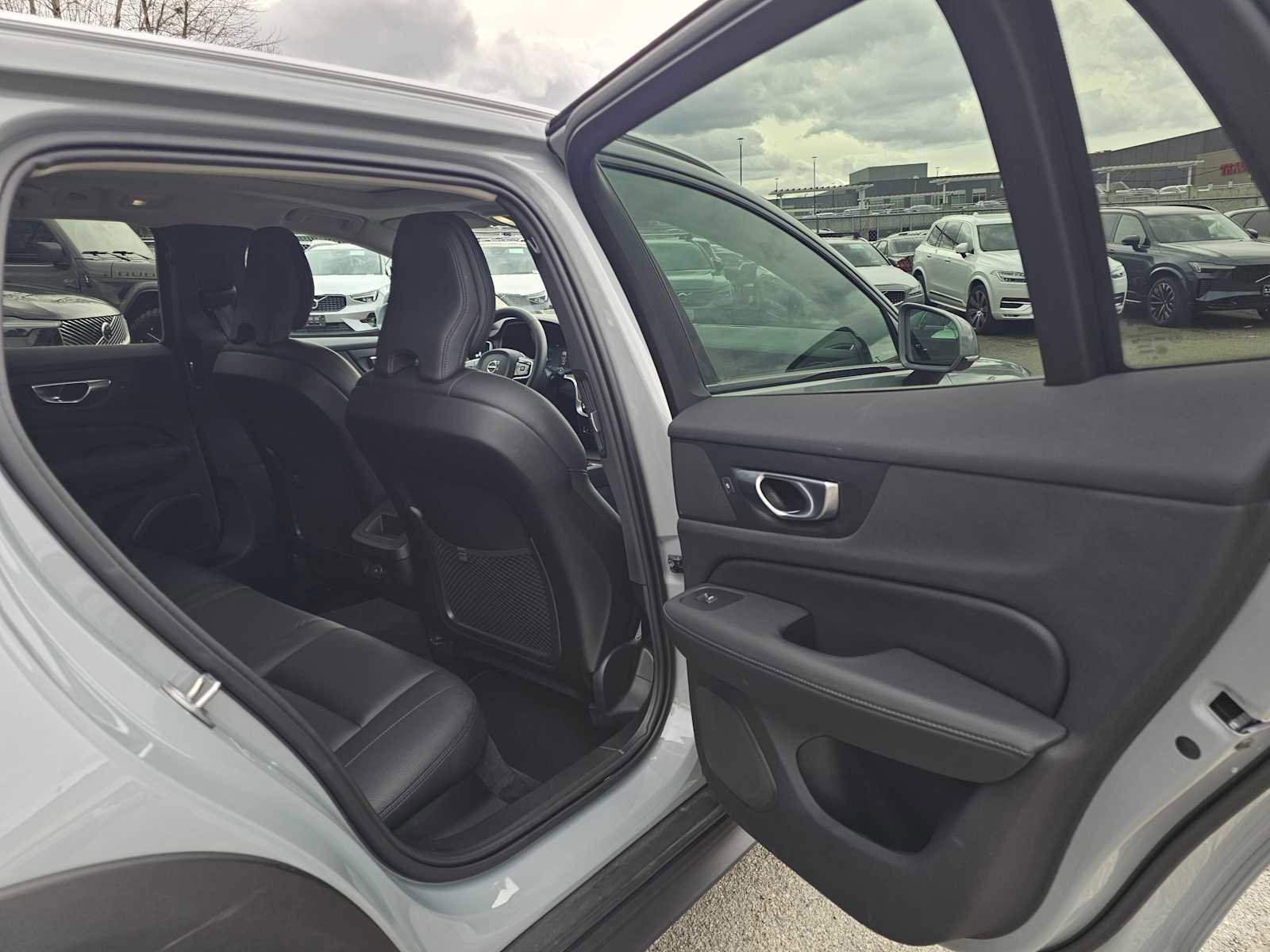 Certified 2025 Volvo V60 B5 Cross Country Plus image 14