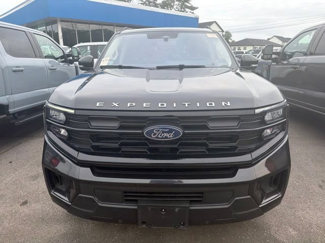 Used 2025 Ford Expedition Active AWD/4WD image 5