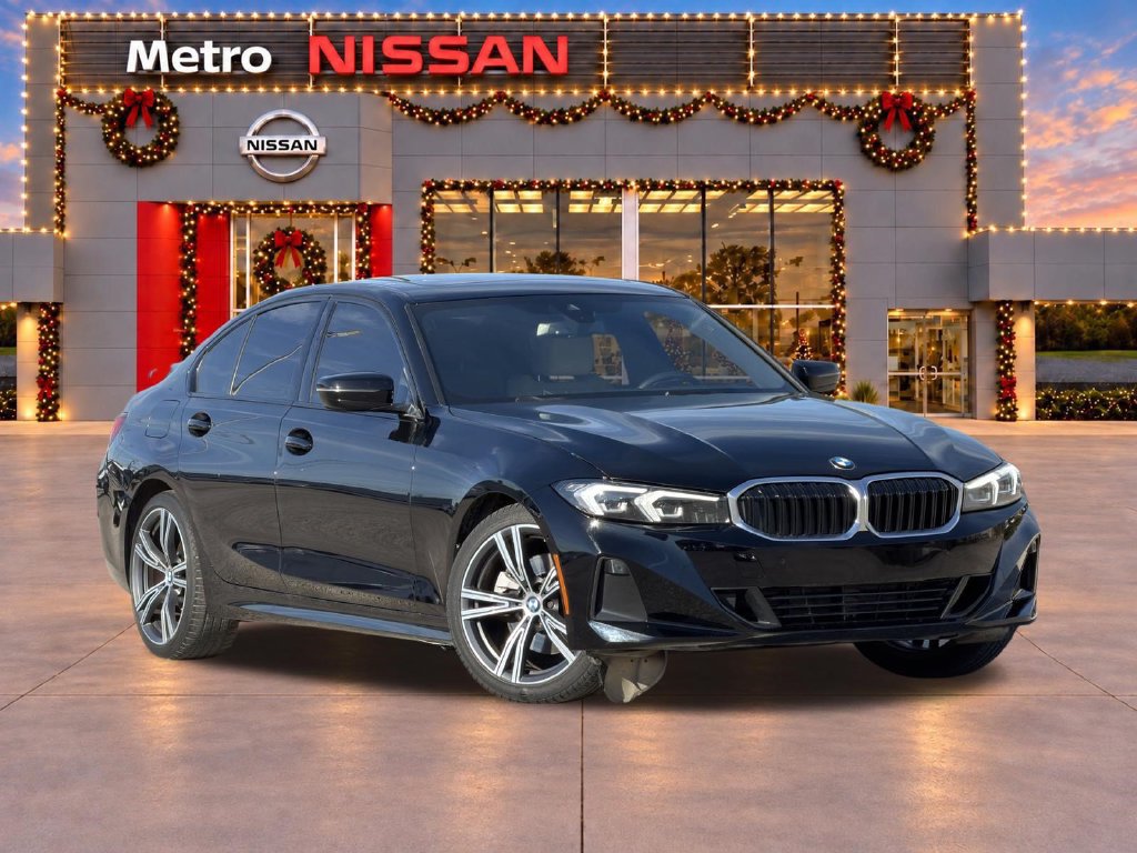 Used 2023 BMW 330i Sedan w/ Convenience Package RWD image 2