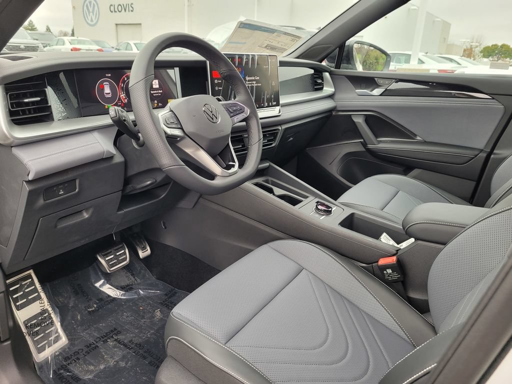 New 2026 Volkswagen Tiguan SE R-Line FWD image 10