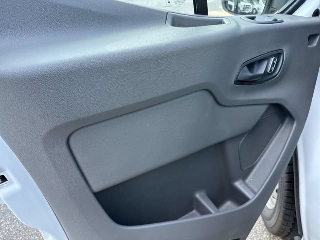 New 2026 Ford Transit 250 148 Medium Roof w/ Load Area Protection Package RWD image 20