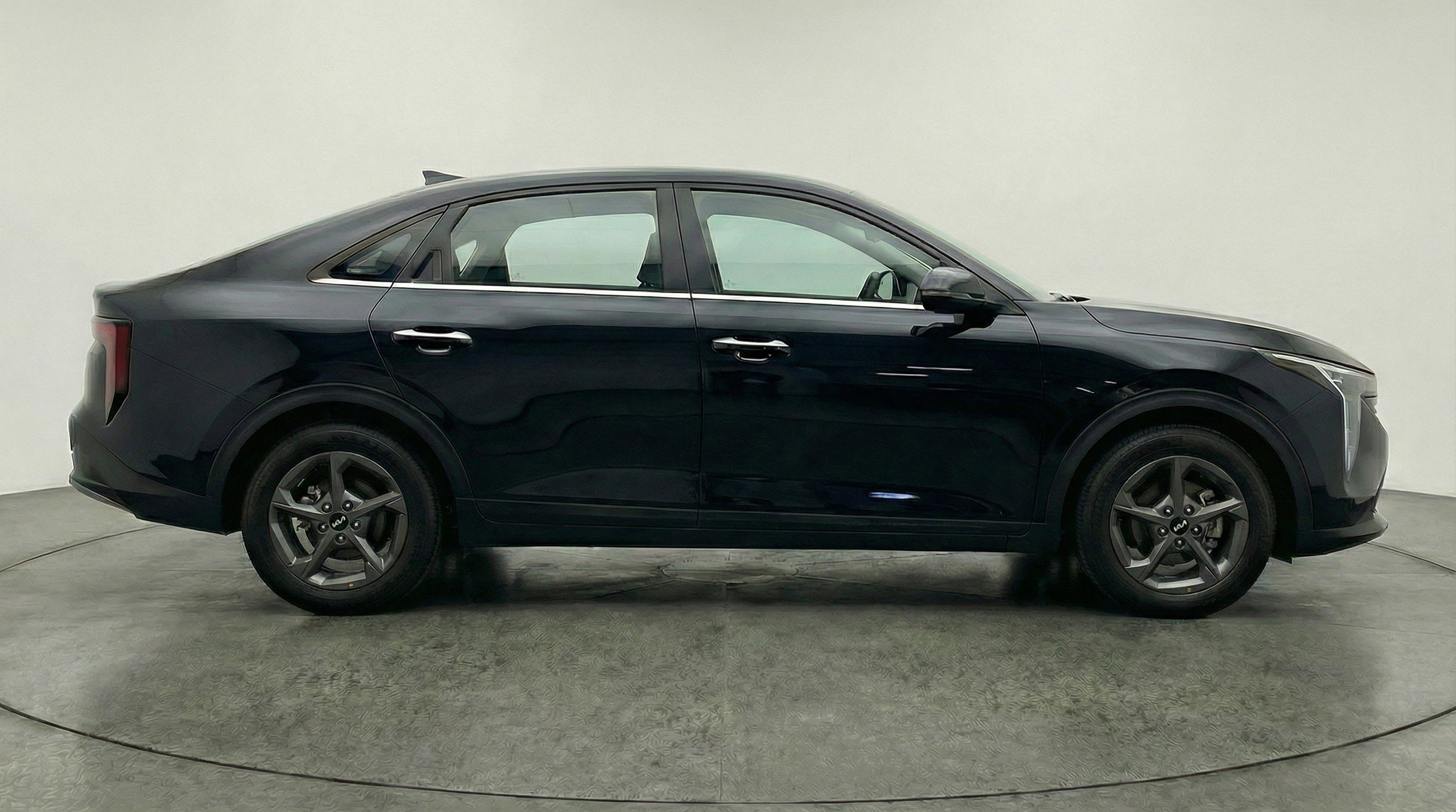 Used 2025 Kia K4 LXS FWD image 11