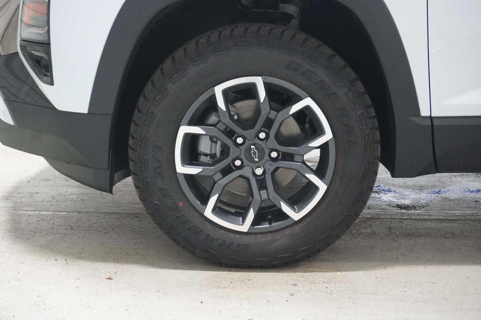 New 2026 Chevrolet Equinox ACTIV w/ Convenience Package III image 12