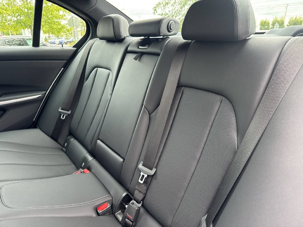 Used 2024 BMW 330e xDrive AWD/4WD image 19