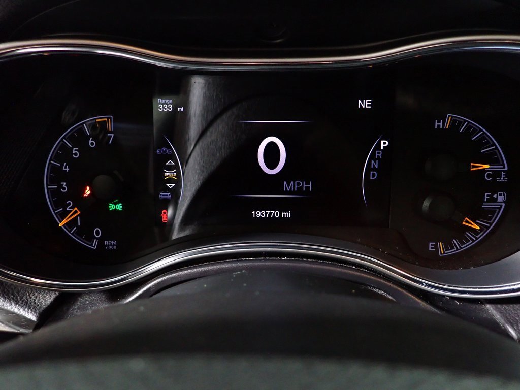 Used 2017 Jeep Grand Cherokee Altitude image 24