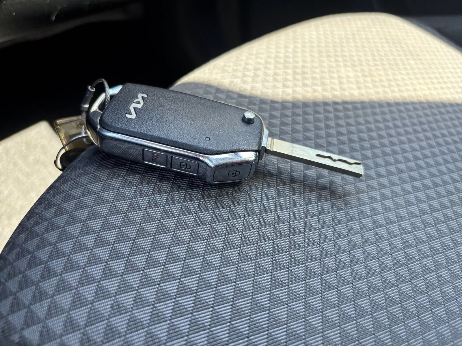 Used 2025 Kia Soul LX w/ LX Technology Package FWD image 20
