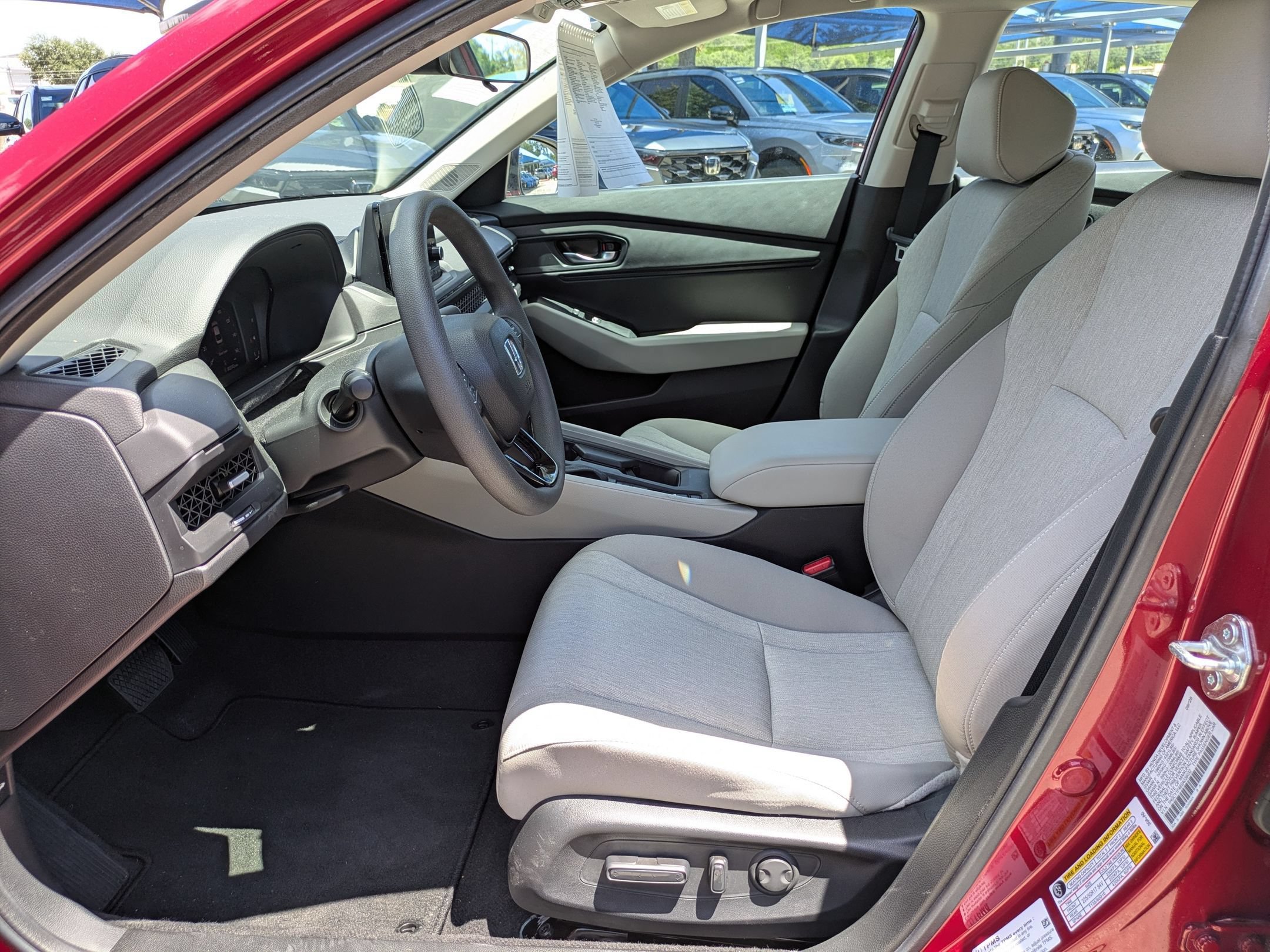 Certified 2025 Honda Accord SE image 9